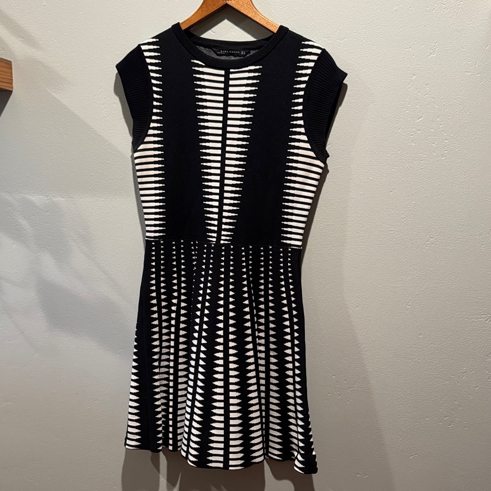 Zara Woman Black and White Geometric Thick Knit Optical Illusion Mini Dress